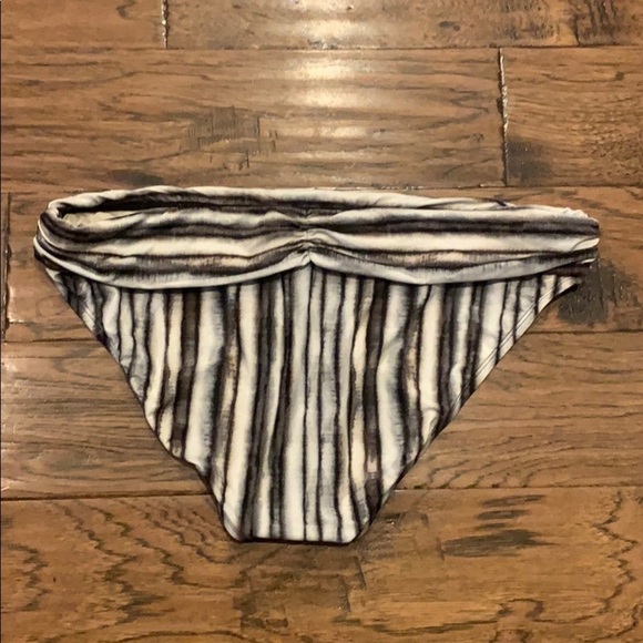 La Blanca Swim Bottoms Women’s Size 16 Fold Over Bikini Grey Black New NWOT - Picture 5 of 8